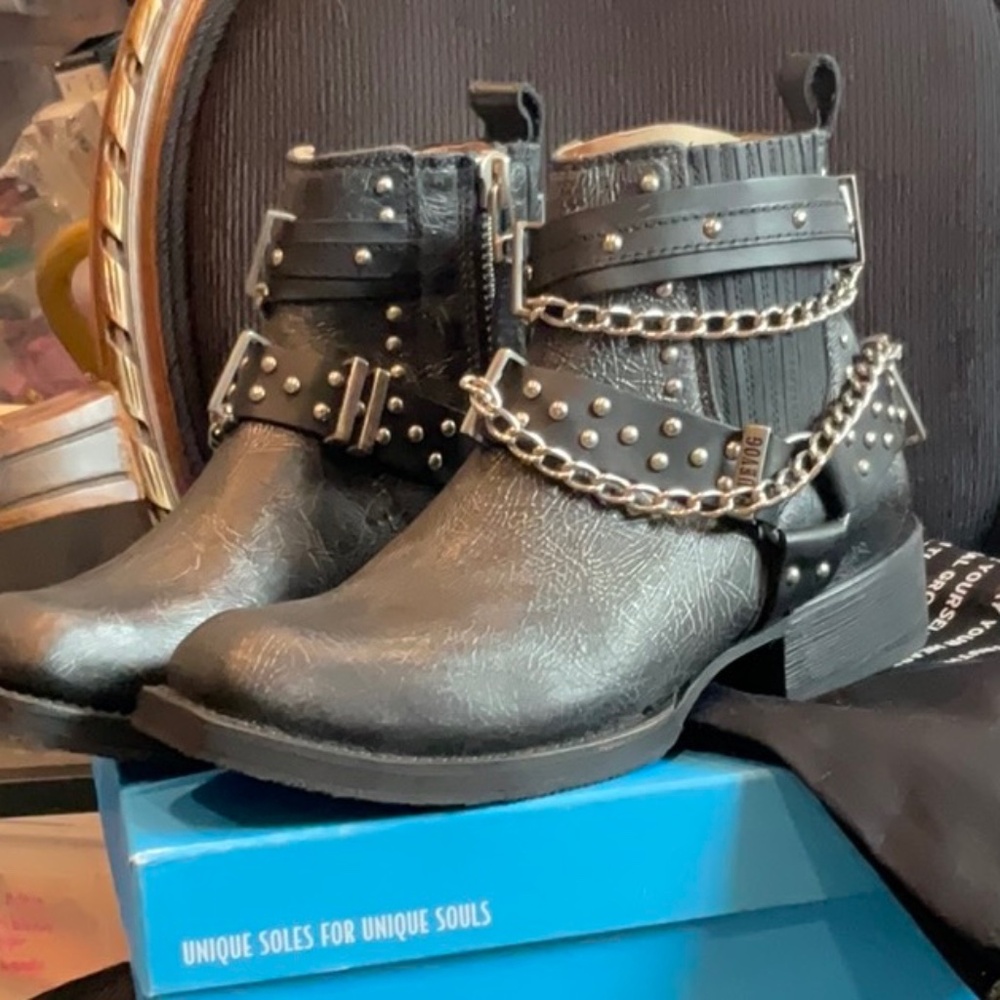 NIB John Fluevog Earl of Warwick Wolverhampton Ankle Boots-Size 9